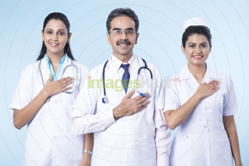 doctors taking pledge 