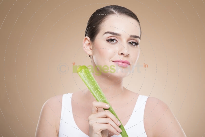 girl posing with aloe vera 
