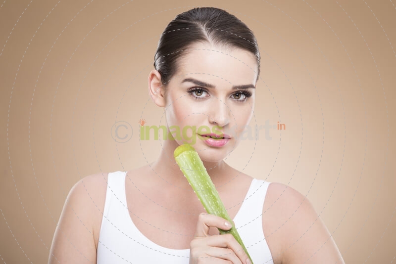 girl posing with aloe vera 