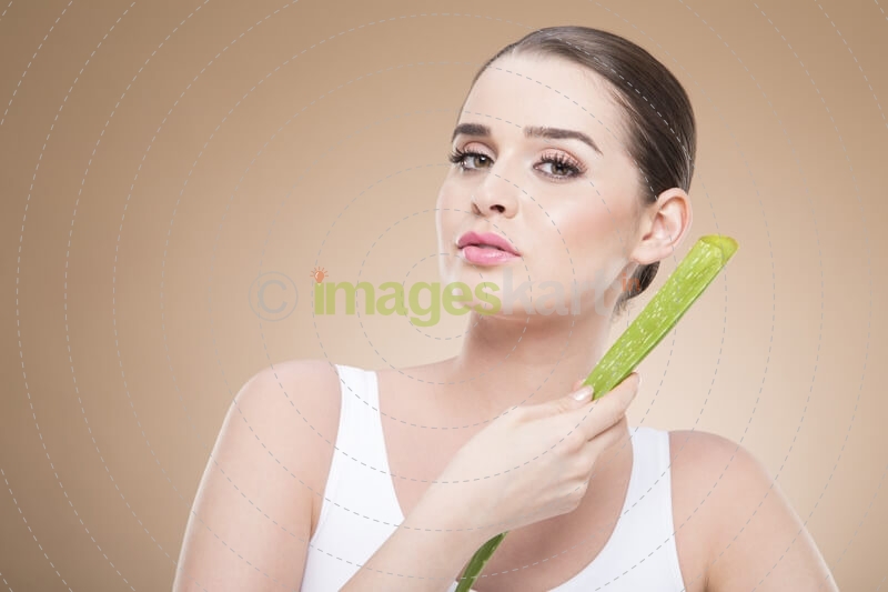 girl posing with aloe vera 