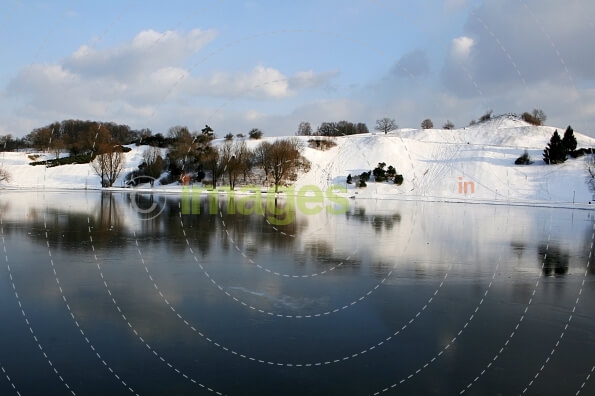 snowfall in hill station 