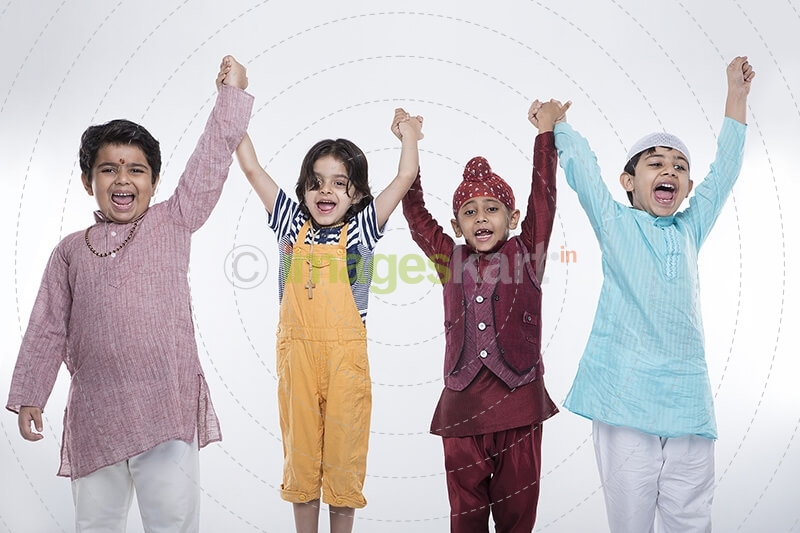 kids raising hands 