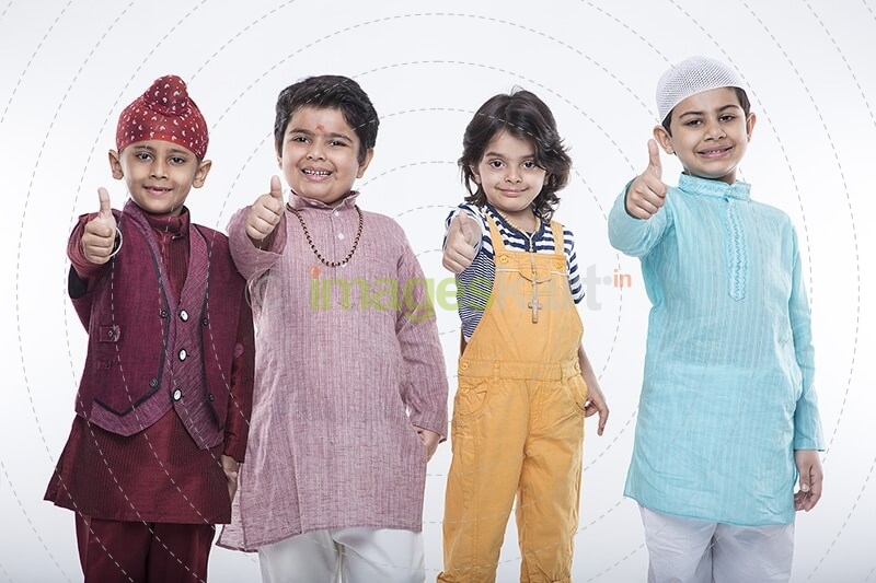 kids doing thumbs up 