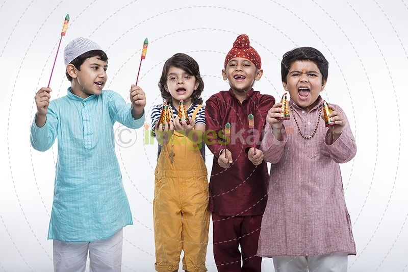 kids with crackers 