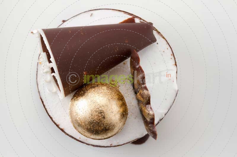 gold decoration for desert