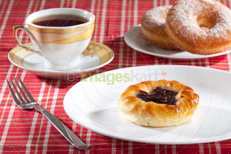 donuts with fresh vatrshuka and hot tea
