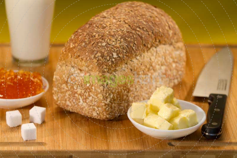wholegrain bread with butter and jelly