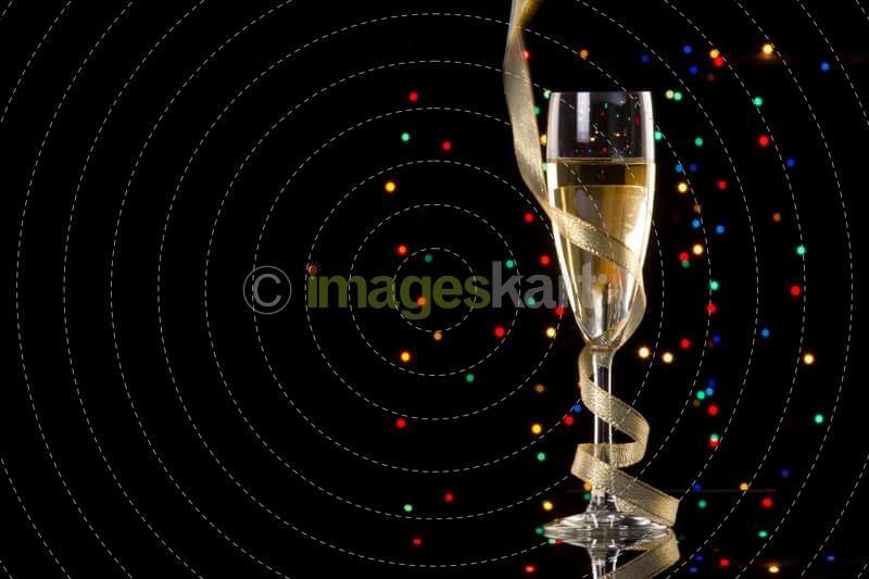 champagne glass with frills