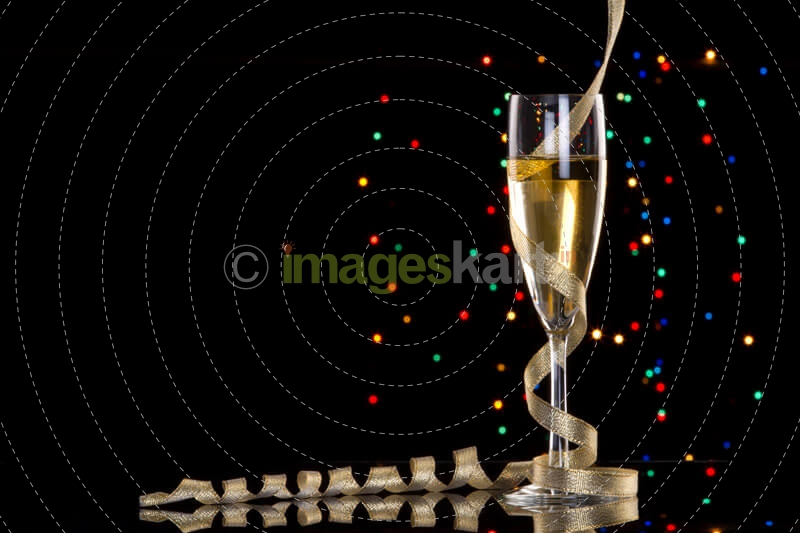 champagne glass with frills
