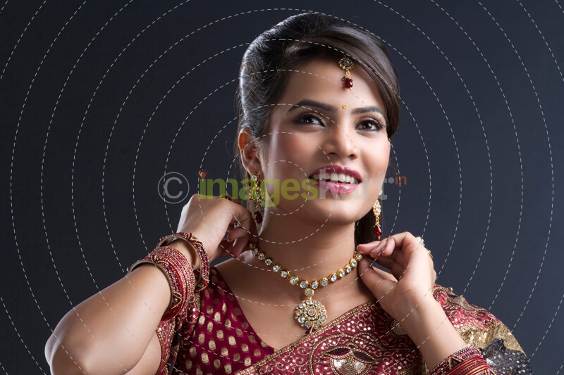 indian woman wearing necklace