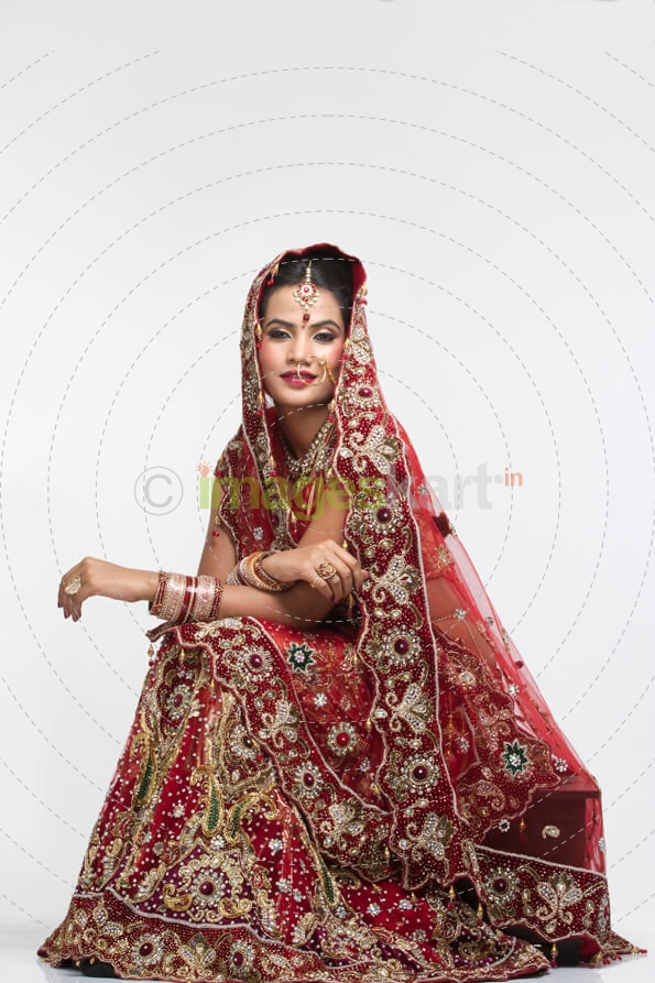 indian bride posing 