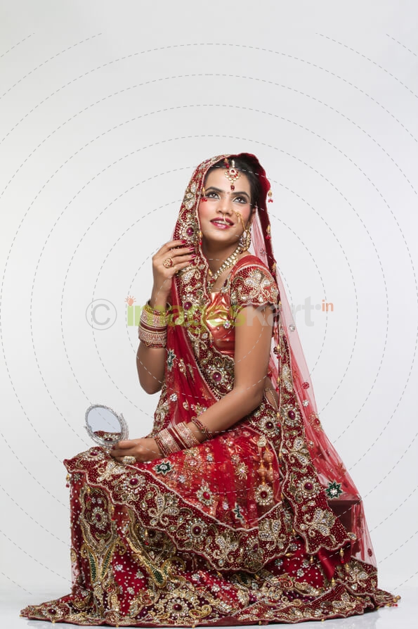 indian bride posing 