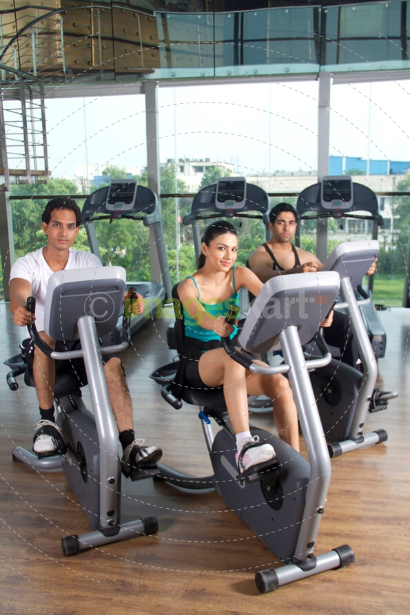 young teenagers at the gym