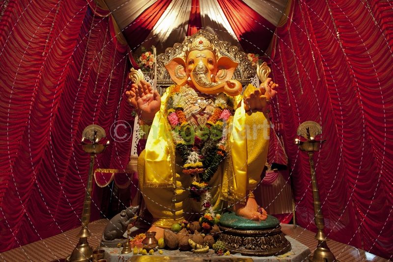 lord ganesha idol 