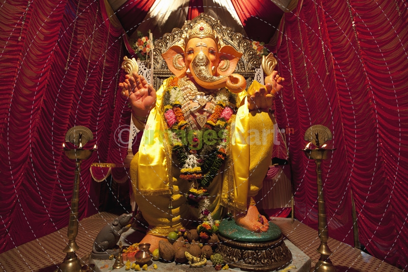 lord ganesha idol at the temple 