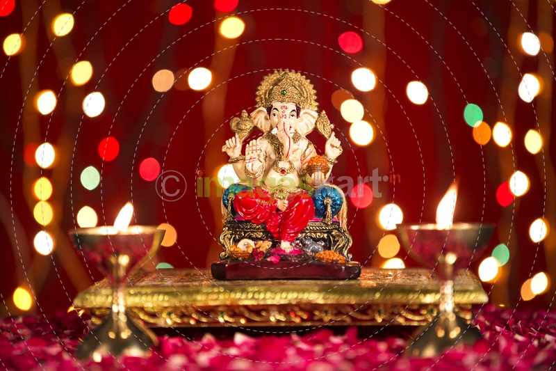 lord ganesha statue
