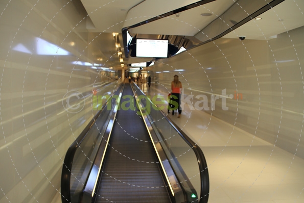 escalator at dubai mall