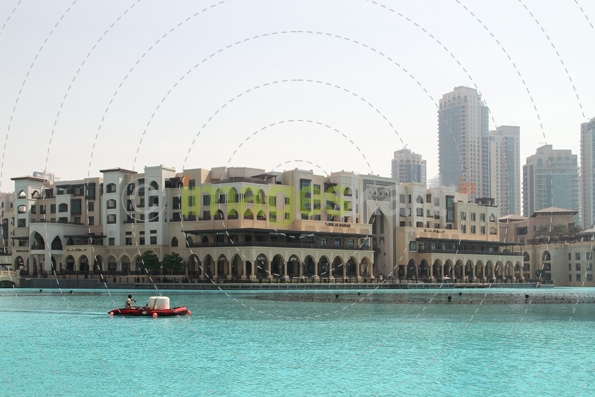 dubai malls along river side 