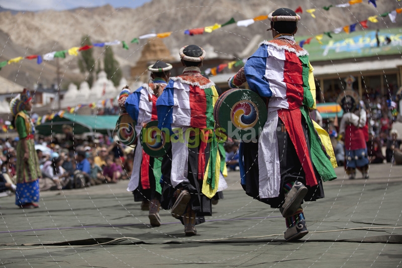 tribal people celebrating the ladakh festival