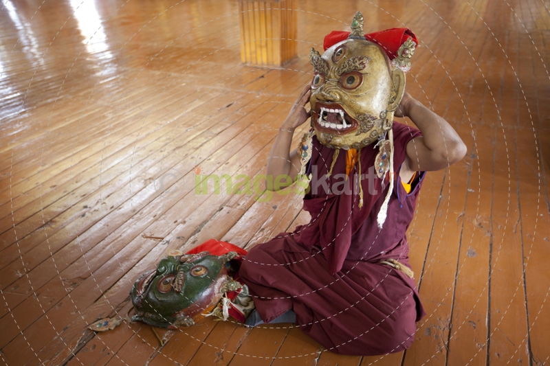 ladakhi practicing for the festival 