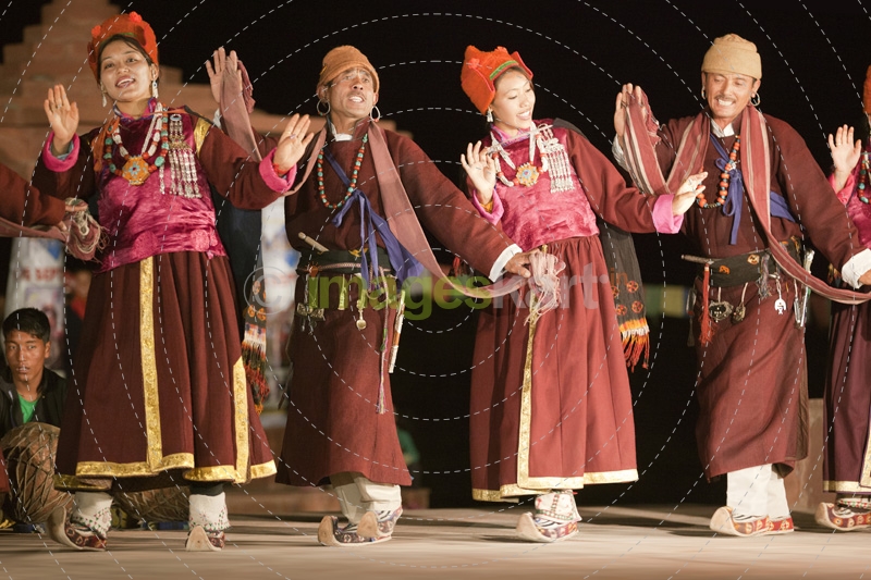 ladakhi people dancing 