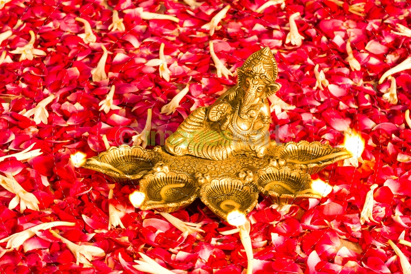 lord ganesha diya stand 