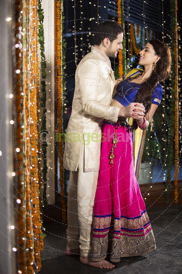 couple posing on the occasion of diwali 