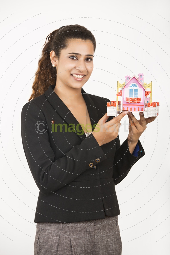 woman as real estate agent 