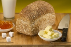 wholegrain bread with butter and jelly