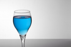 blue coloured mocktail 