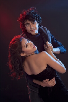 couple in arms