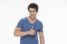 man doing thumbs up