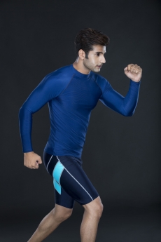 picture of a sports person running position 