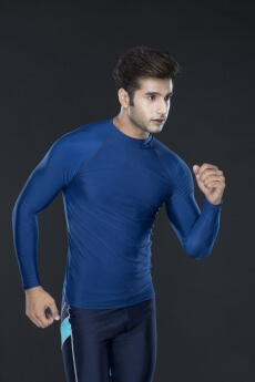 man posing while running,man running