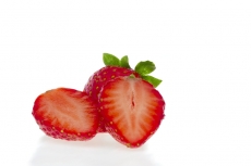 fresh strawberry cut into piece 
