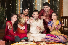 couples with crackers on diwali 
