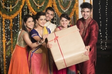 couples with a huge gift