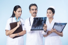 doctors with x ray reports
