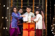 kids offering gift on diwali 