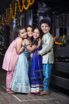 kids celebrating diwali 