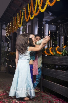 kids burning crackers on diwali 
