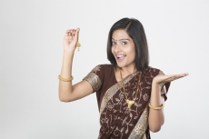 woman in saree with jewellery