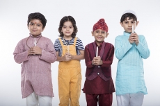kids with candles 