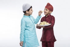 kids with sweets 