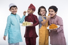 kids with sweets 