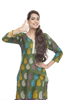 indian woman in salwar kameez showing thumb